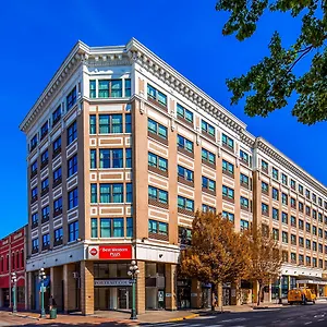 https://best-western-plus-carlton-plaza-hotel.richmond-hotels.com